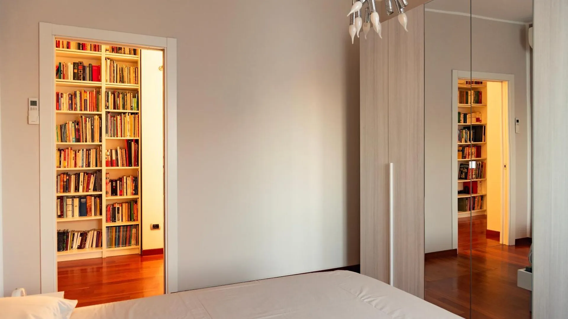 Casa Magritte - 15 Minuti Dal Duomo Apartment Milan