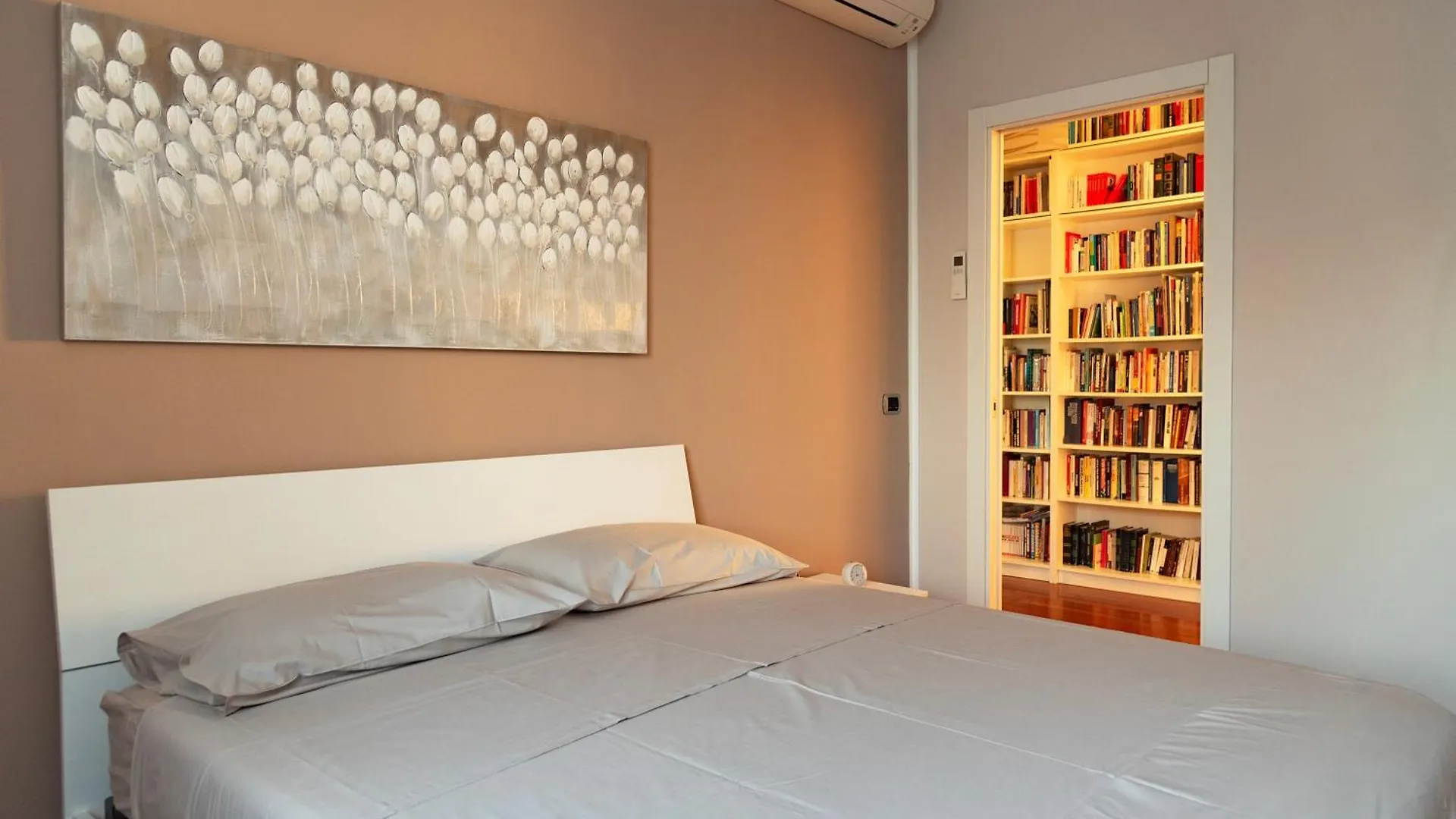 Casa Magritte - 15 Minuti Dal Duomo Apartment Milan Italy
